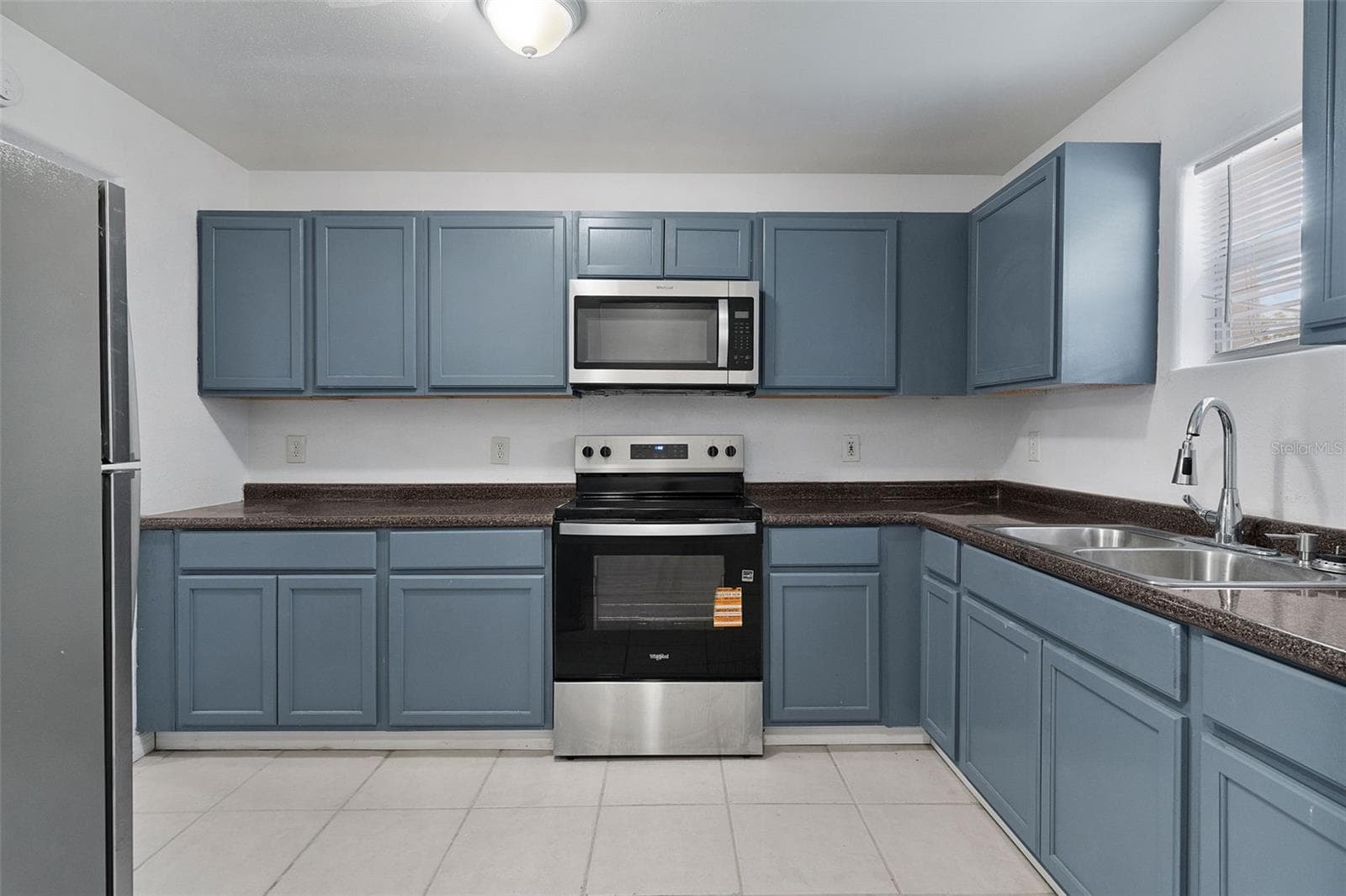 Single Family Residence at 31128 LOCHMORE CIR, MOUNT PLYMOUTH, photo 6 of 45