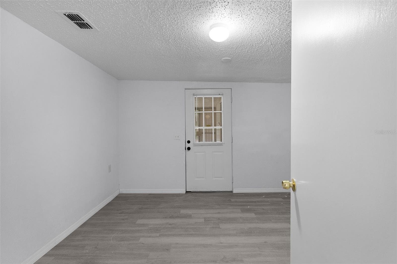 Single Family Residence at 31128 LOCHMORE CIR, MOUNT PLYMOUTH, photo 20 of 45
