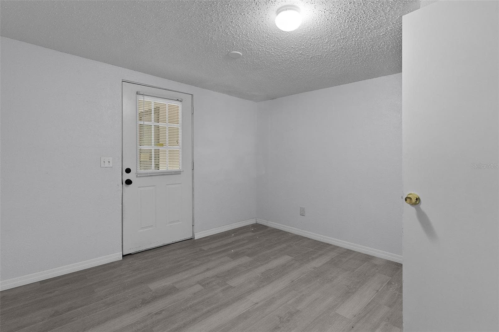 Single Family Residence at 31128 LOCHMORE CIR, MOUNT PLYMOUTH, photo 21 of 45