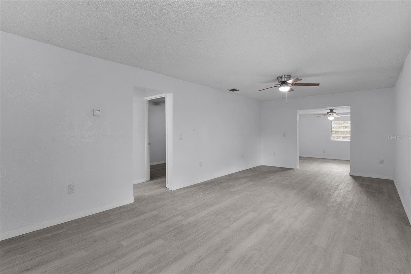 Single Family Residence at 31128 LOCHMORE CIR, MOUNT PLYMOUTH, photo 24 of 45