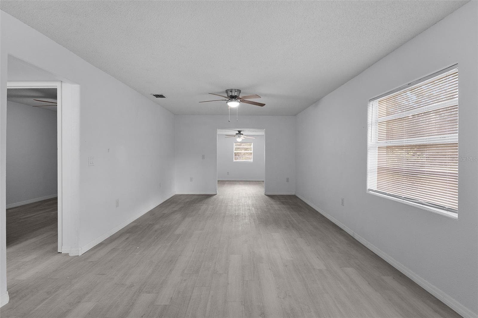 Single Family Residence at 31128 LOCHMORE CIR, MOUNT PLYMOUTH, photo 25 of 45
