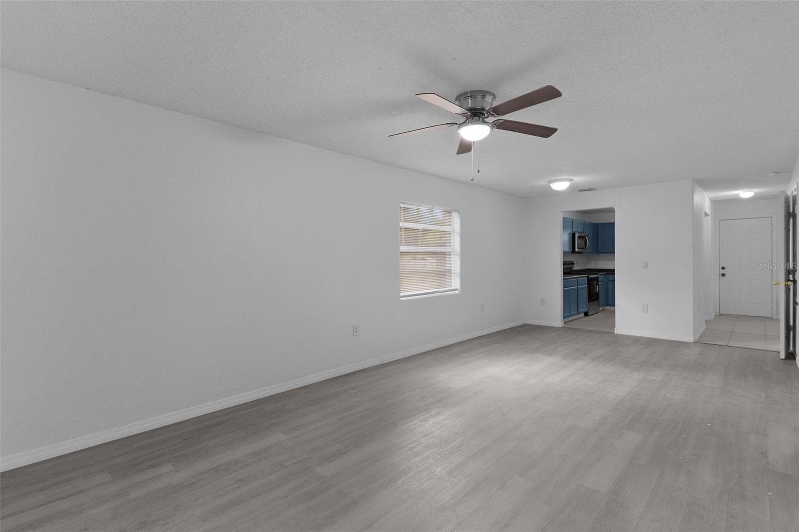 Single Family Residence at 31128 LOCHMORE CIR, MOUNT PLYMOUTH, photo 29 of 45
