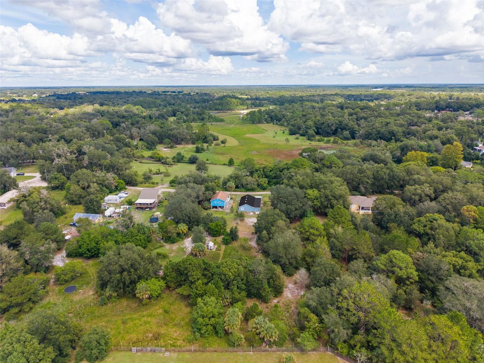 Single Family Residence at 31128 LOCHMORE CIR, MOUNT PLYMOUTH, photo 42 of 45