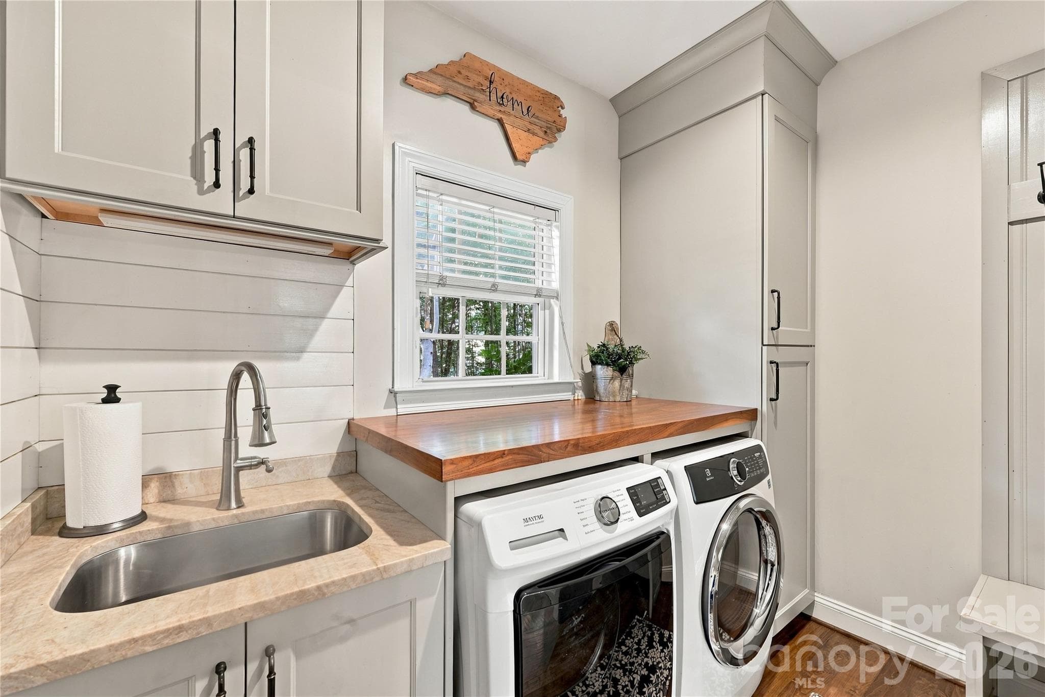 Single Family Residence at 232 Pebble Stone Lane, Matthews, photo 14 of 47