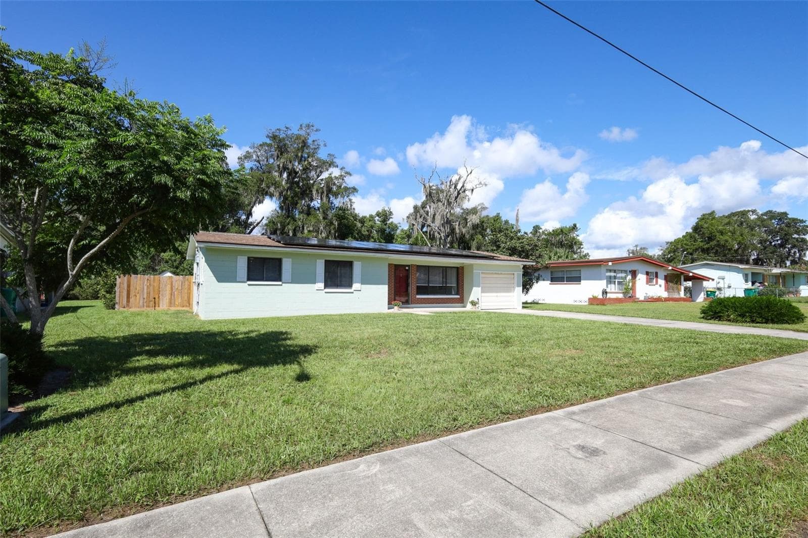 Large Front Yard with Fenced Backyard - 506 S ELSASSER ST, DELAND