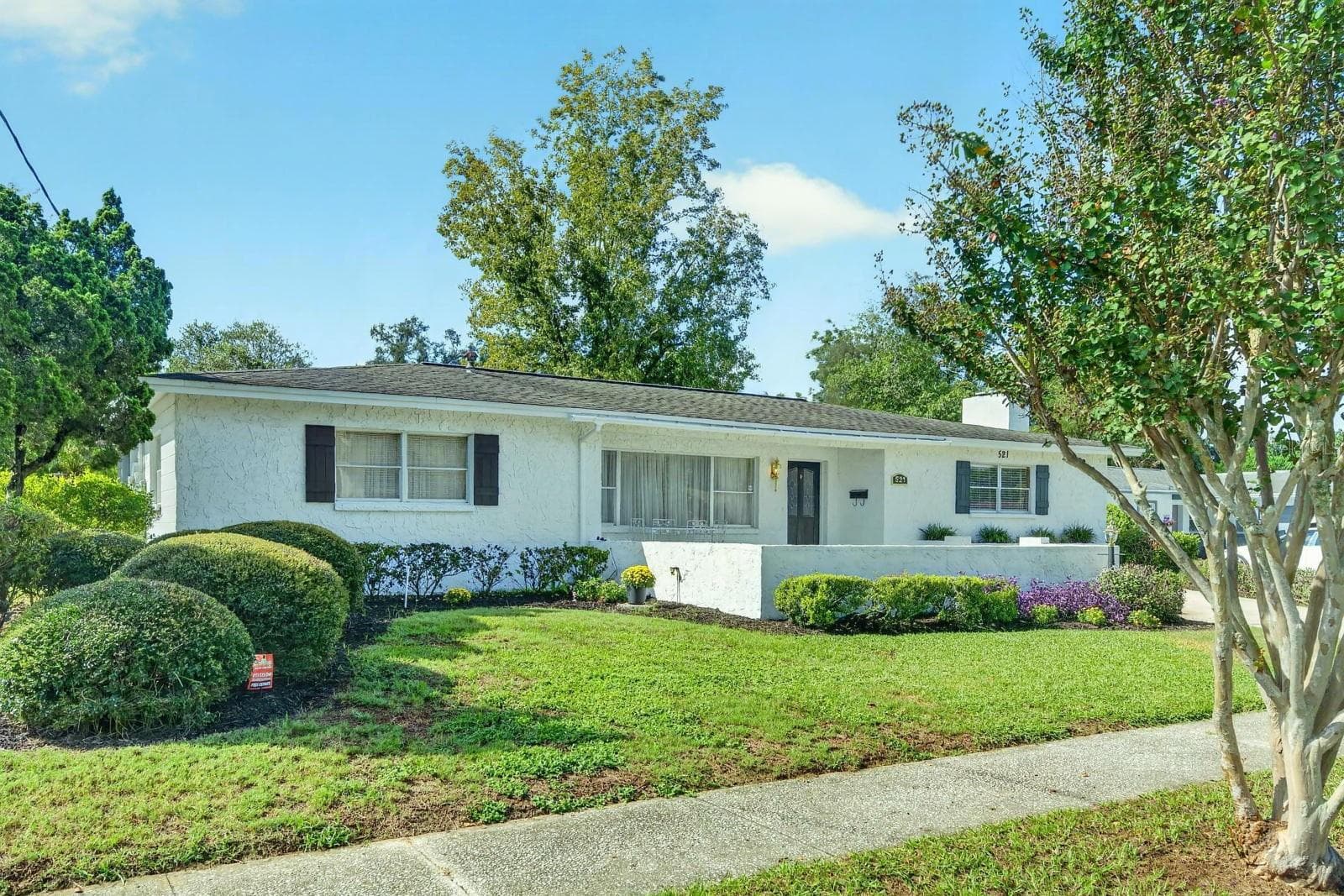 521 S LARRY CIR