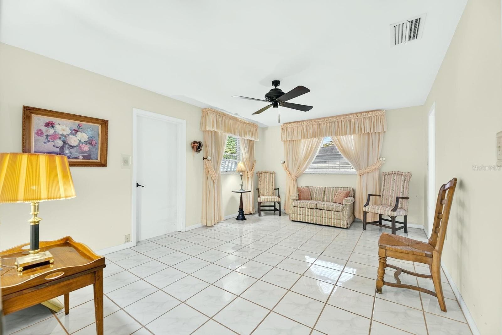 Poolside Master Suite - 521 S LARRY CIR, BRANDON