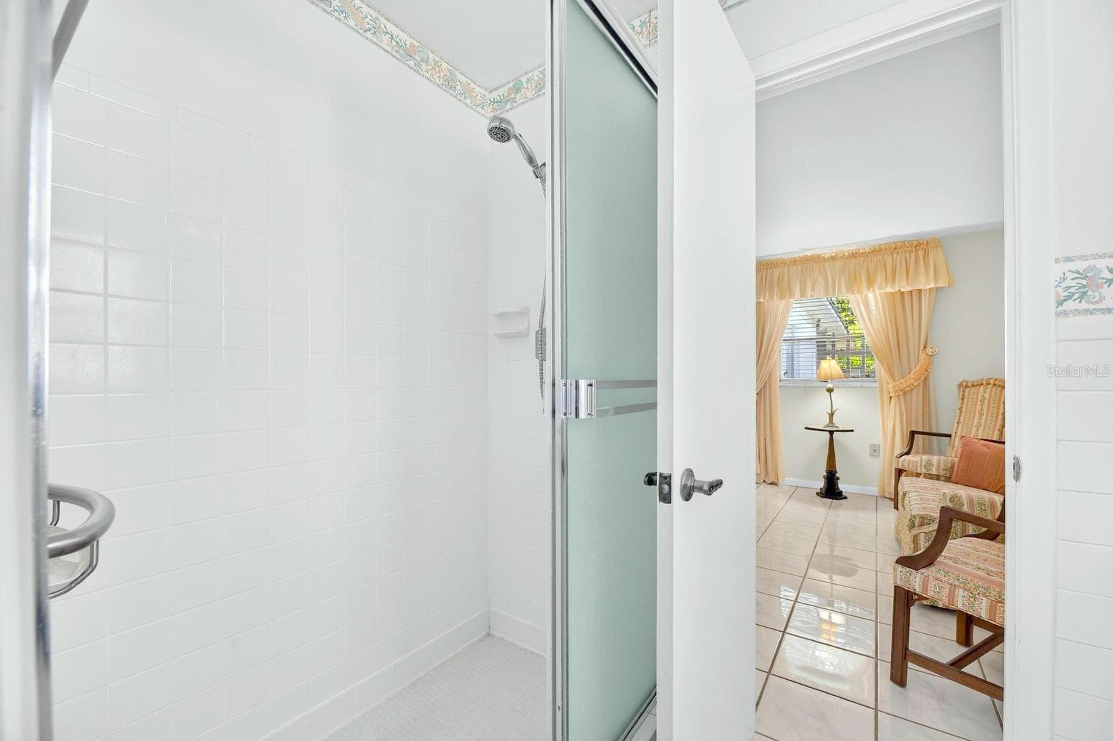 With Shower - 521 S LARRY CIR, BRANDON
