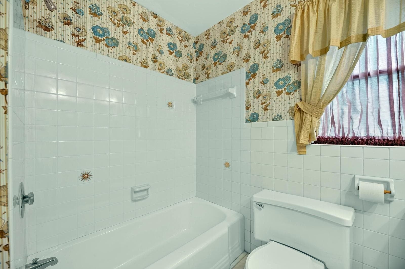 2nd Bathroom - 521 S LARRY CIR, BRANDON
