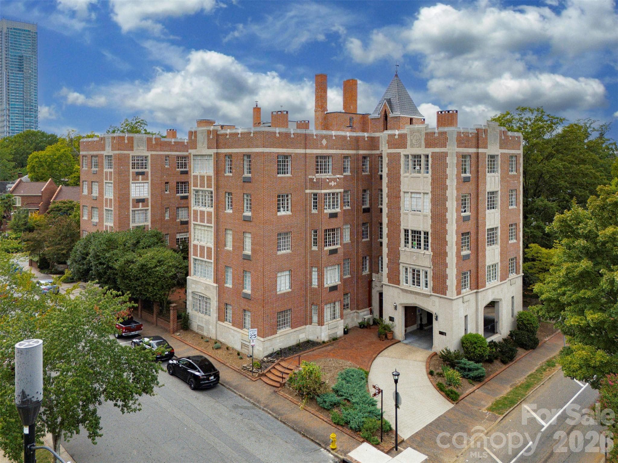301 W 10th Street