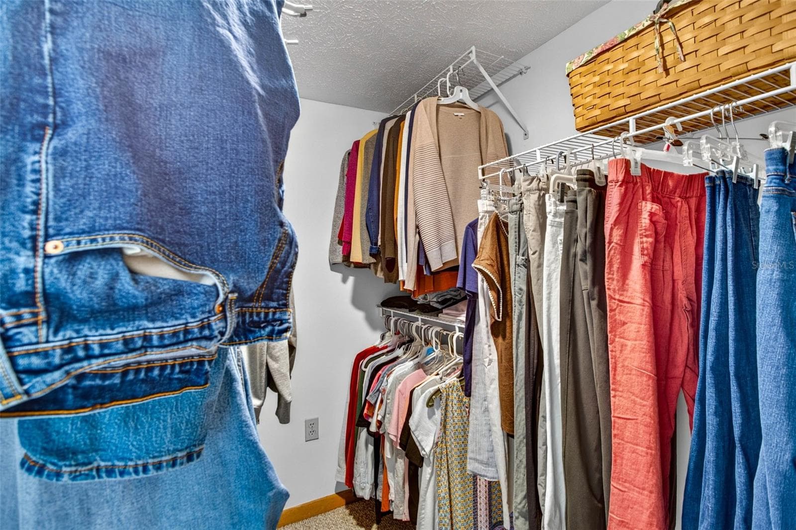 Walk In Closet - 32824 LISTER RD, DADE CITY