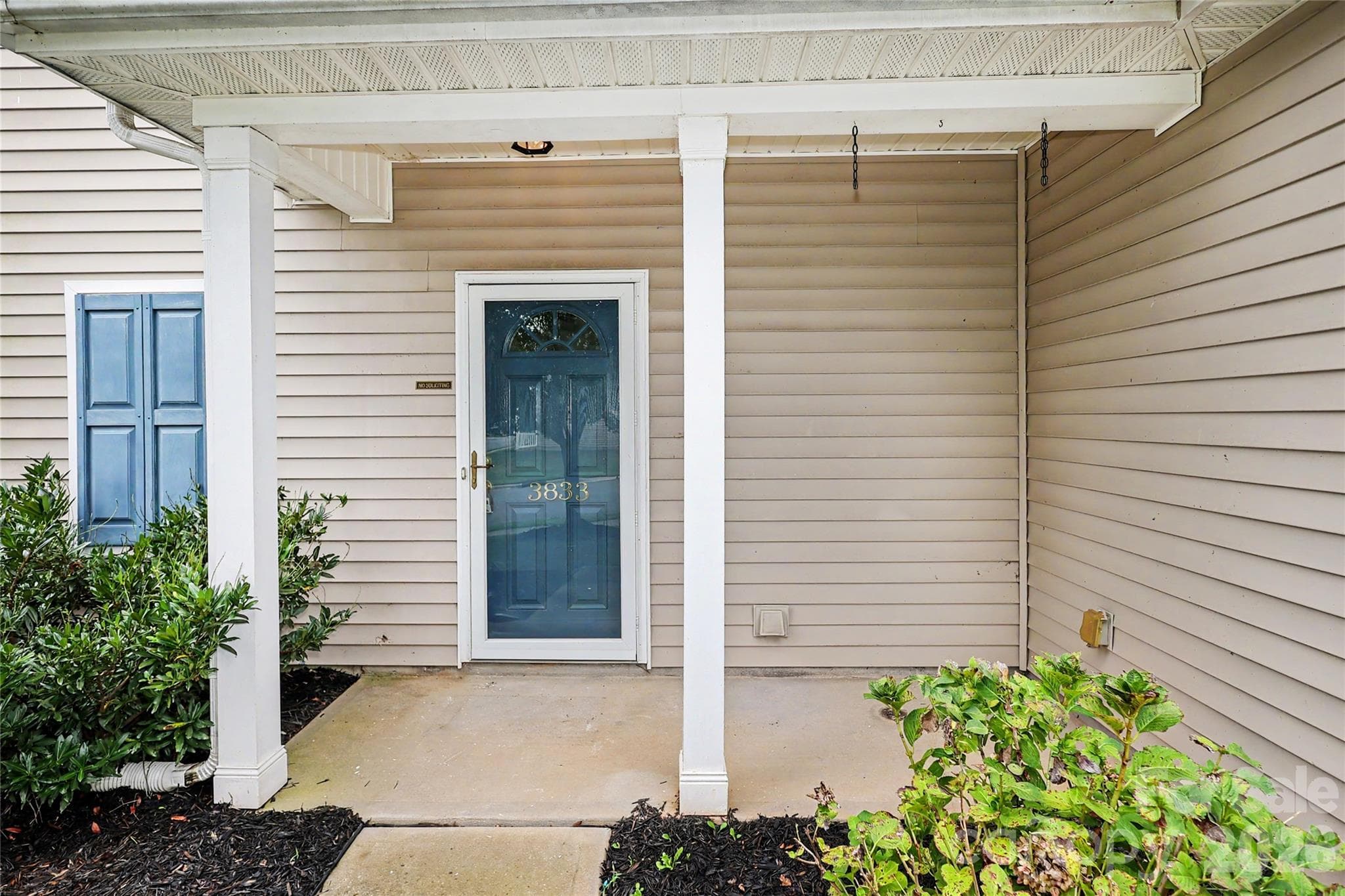 Single Family Residence at 3833 Catawba Creek Drive, Gastonia, photo 3 of 40