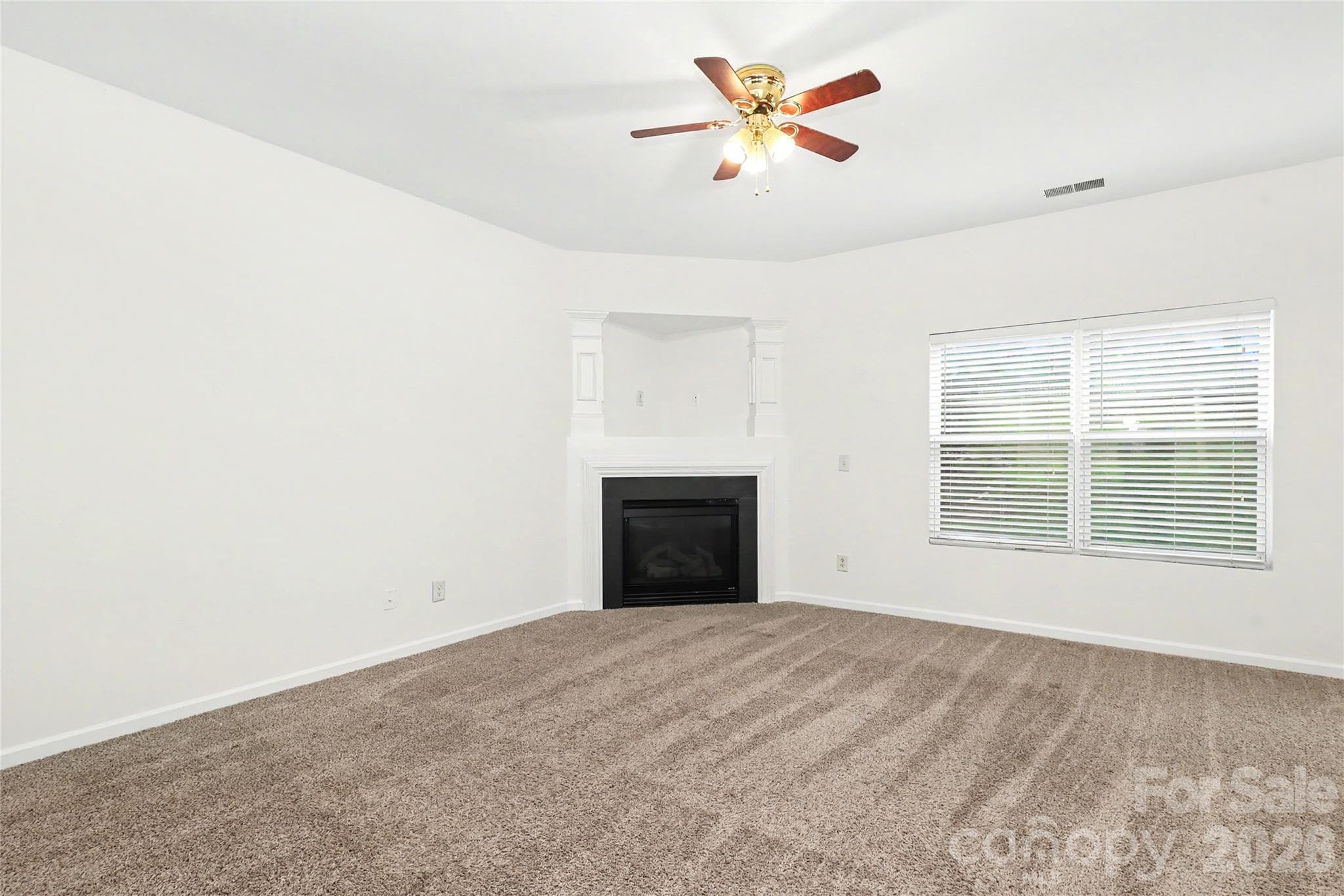 Single Family Residence at 3833 Catawba Creek Drive, Gastonia, photo 6 of 40
