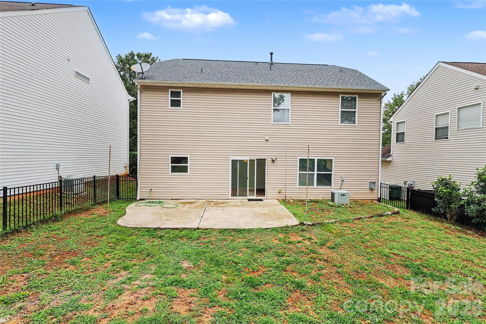 Single Family Residence at 3833 Catawba Creek Drive, Gastonia, photo 35 of 40