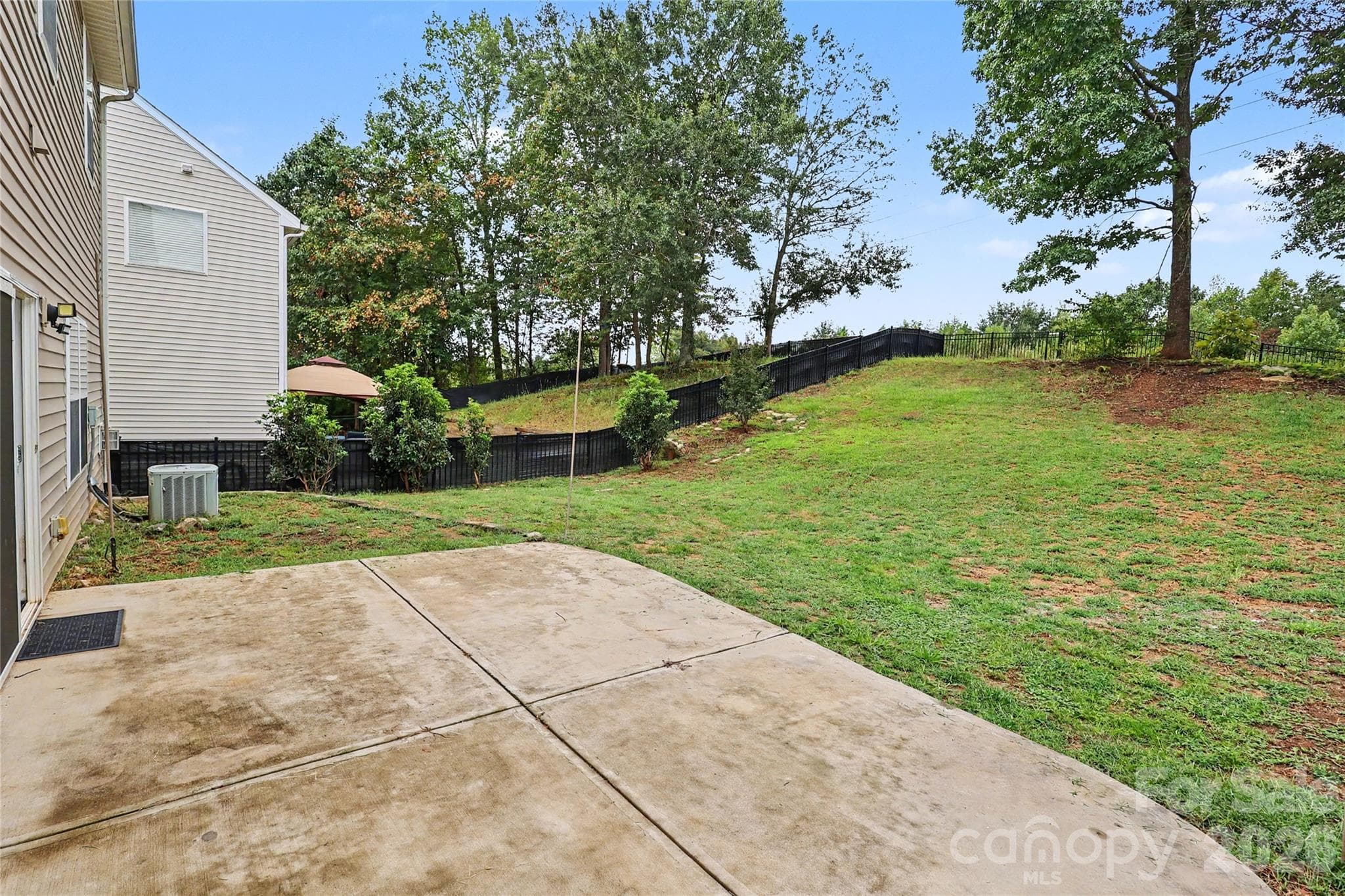 Single Family Residence at 3833 Catawba Creek Drive, Gastonia, photo 36 of 40