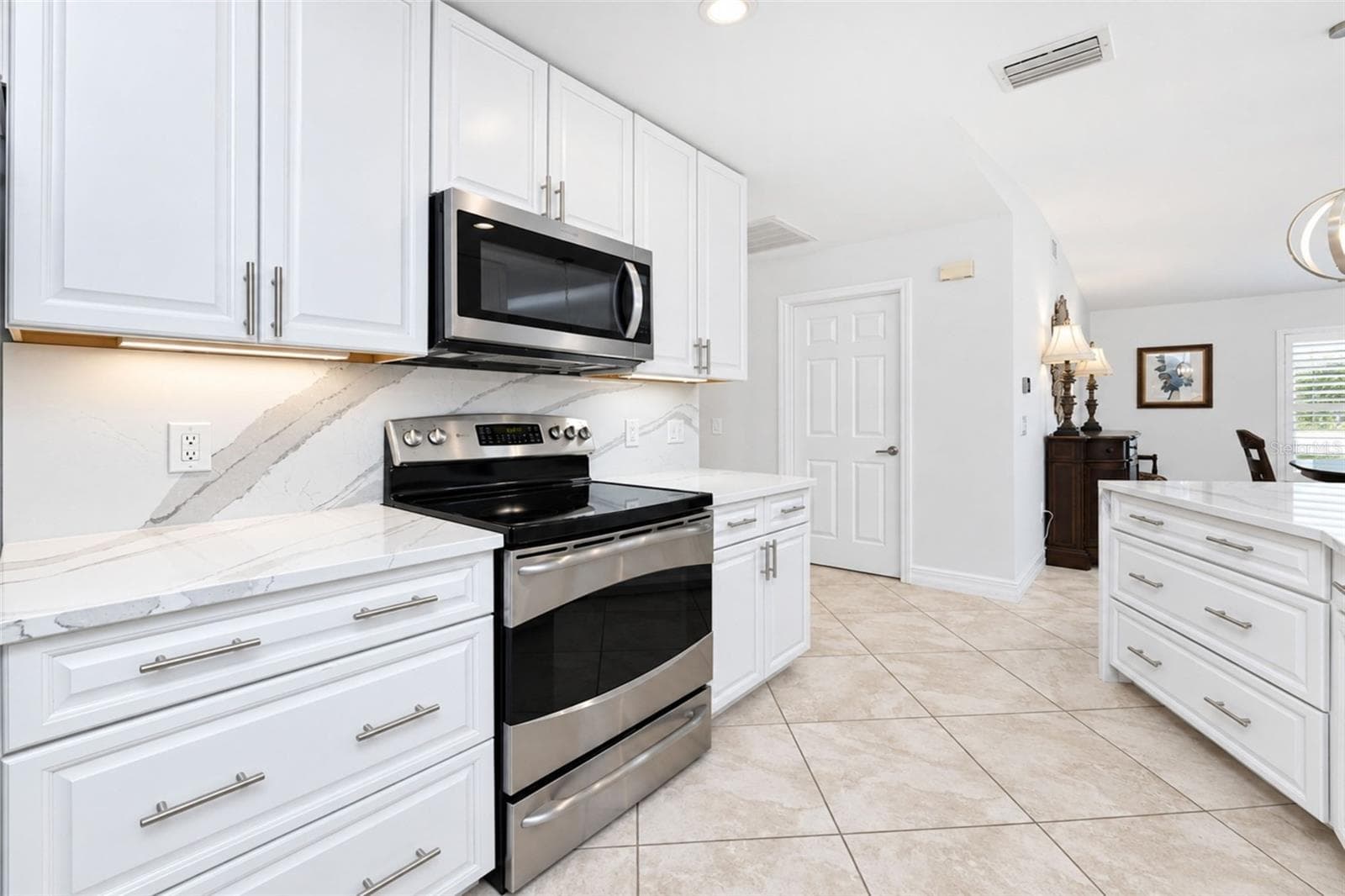 Single Family Residence at 18 BUNKER WAY, ROTONDA WEST, photo 16 of 100