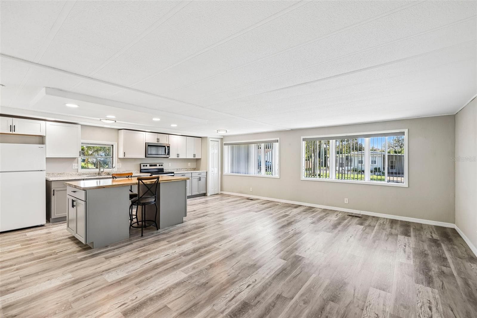 Family room & Kitchen - 11 FLORENCE BLVD, DEBARY