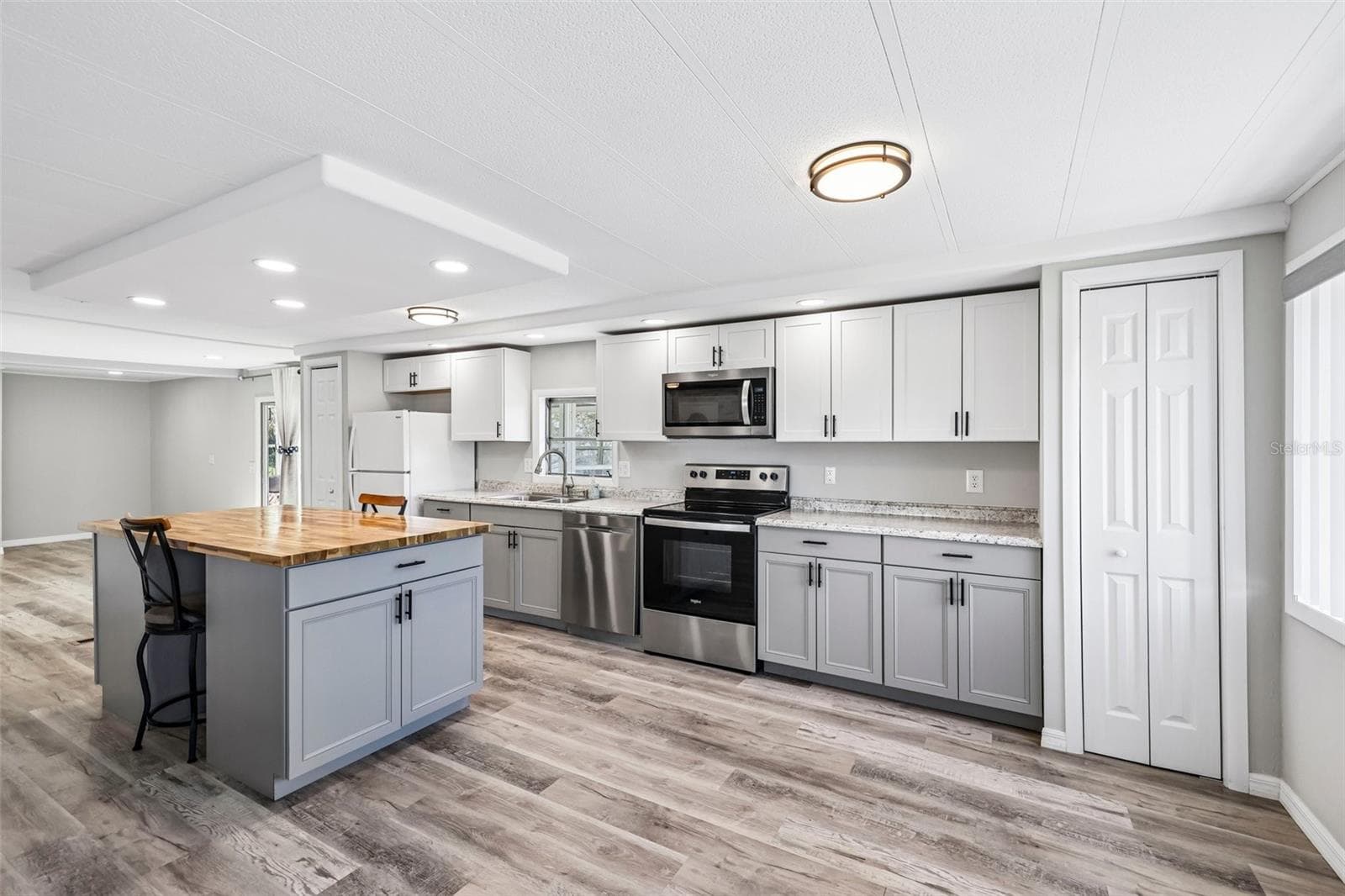 Dining room & Kitchen - 11 FLORENCE BLVD, DEBARY