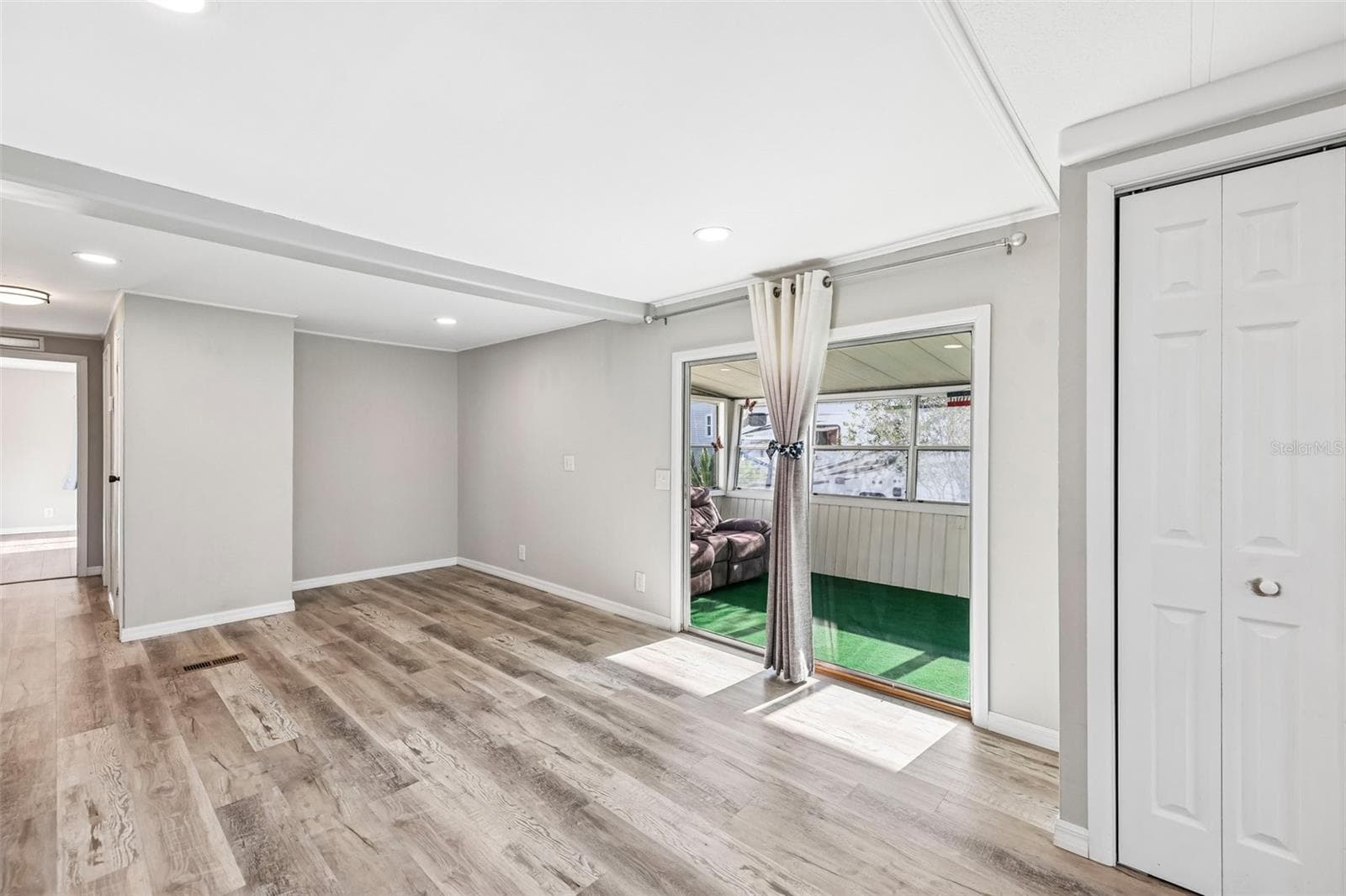 Livingroom - 11 FLORENCE BLVD, DEBARY