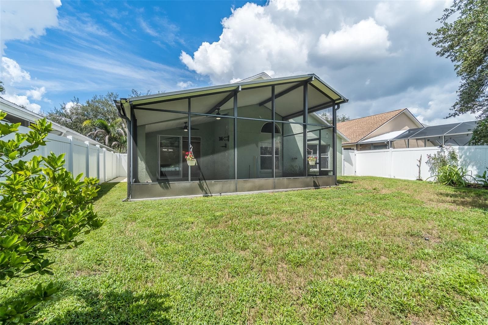 Single Family Residence at 6918 JAMESTOWN MANOR DR, RIVERVIEW, photo 8 of 37