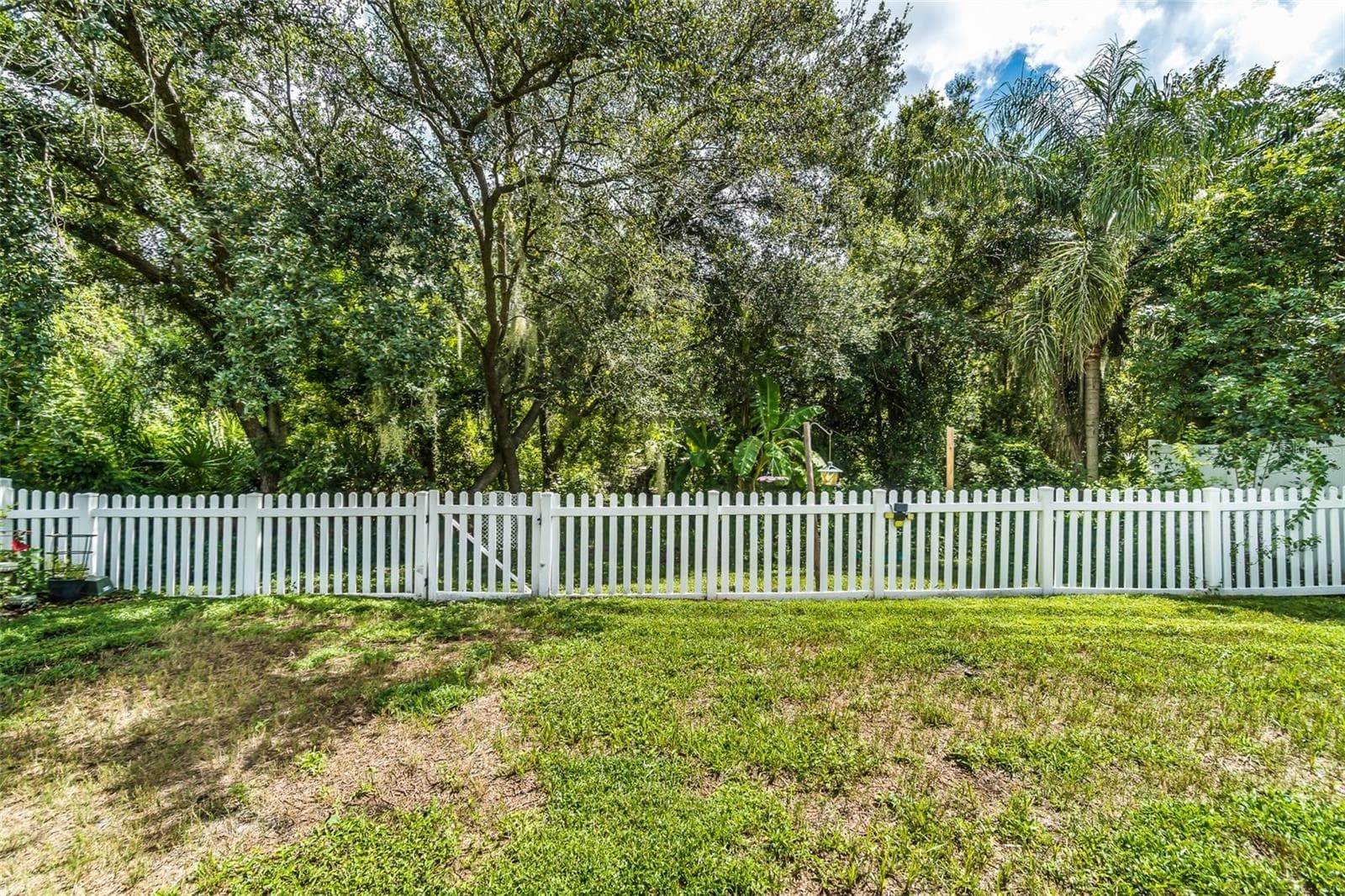 Single Family Residence at 6918 JAMESTOWN MANOR DR, RIVERVIEW, photo 9 of 37
