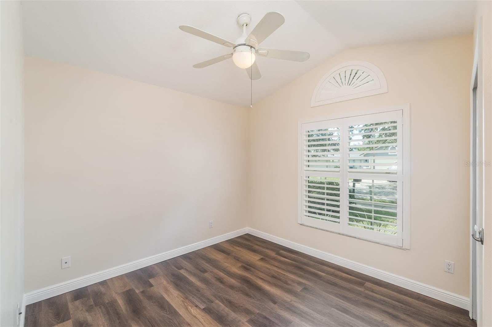 Single Family Residence at 6918 JAMESTOWN MANOR DR, RIVERVIEW, photo 13 of 37