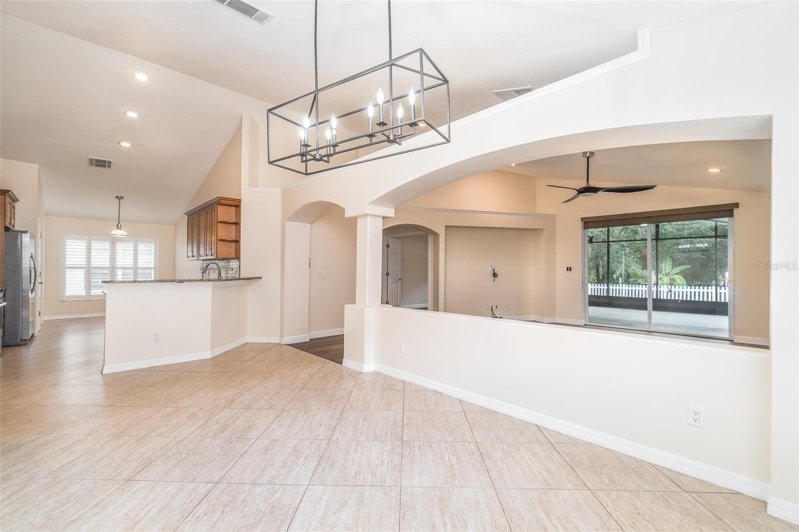 Single Family Residence at 6918 JAMESTOWN MANOR DR, RIVERVIEW, photo 19 of 37