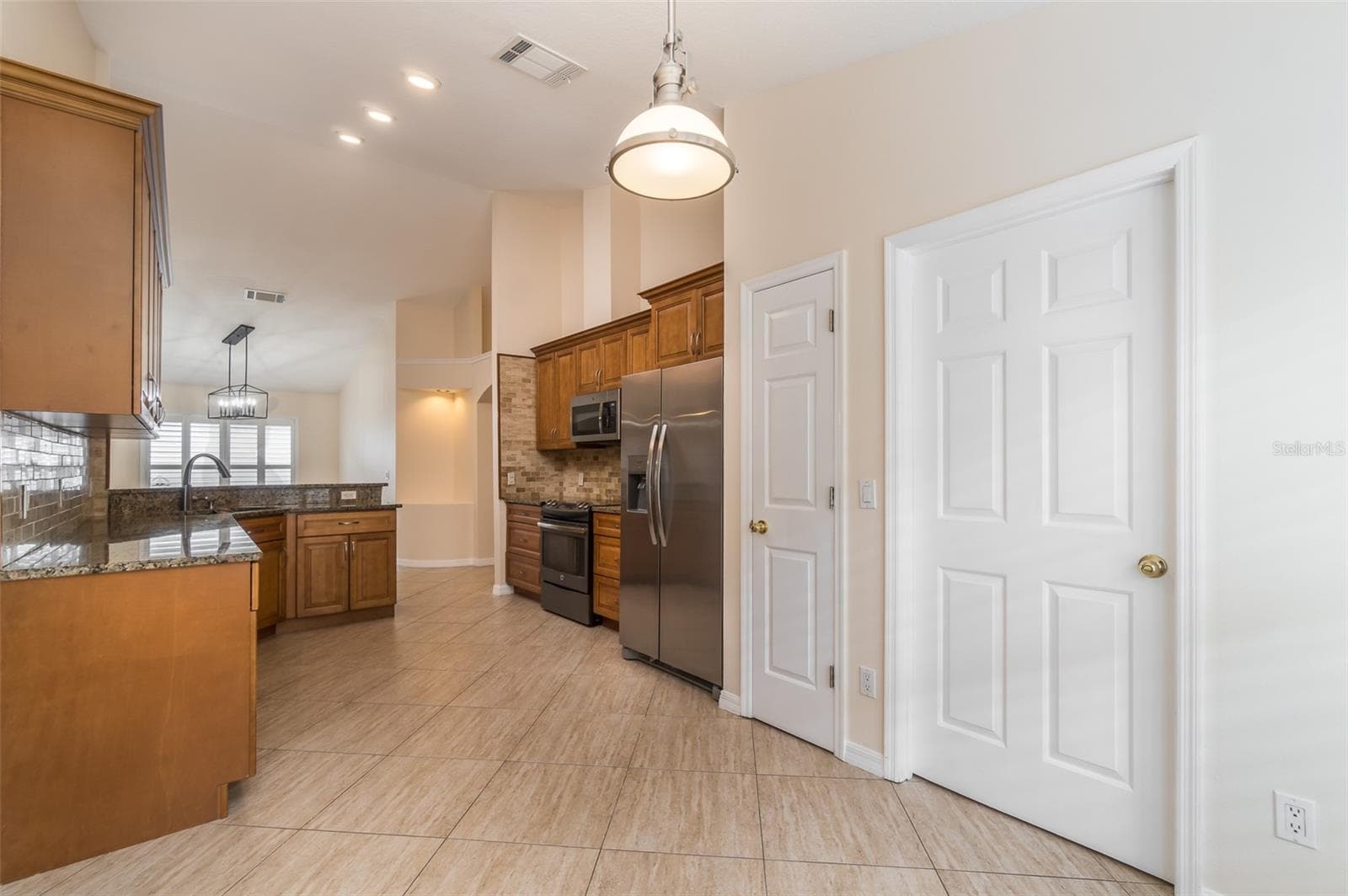 Single Family Residence at 6918 JAMESTOWN MANOR DR, RIVERVIEW, photo 23 of 37