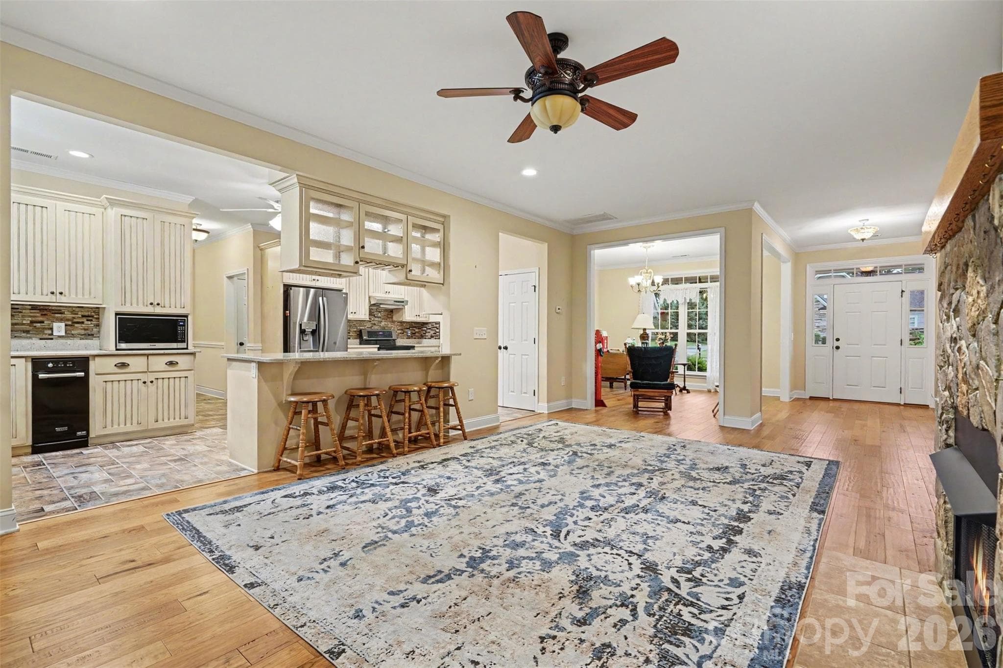 Single Family Residence at 5123 Beckenham Lane, Concord, photo 10 of 60