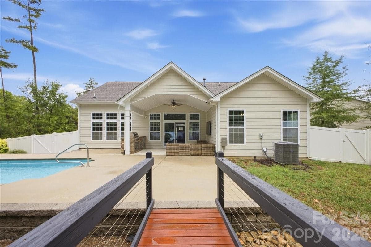 Single Family Residence at 1221 Acosta Court, Lake Wylie, photo 34 of 41