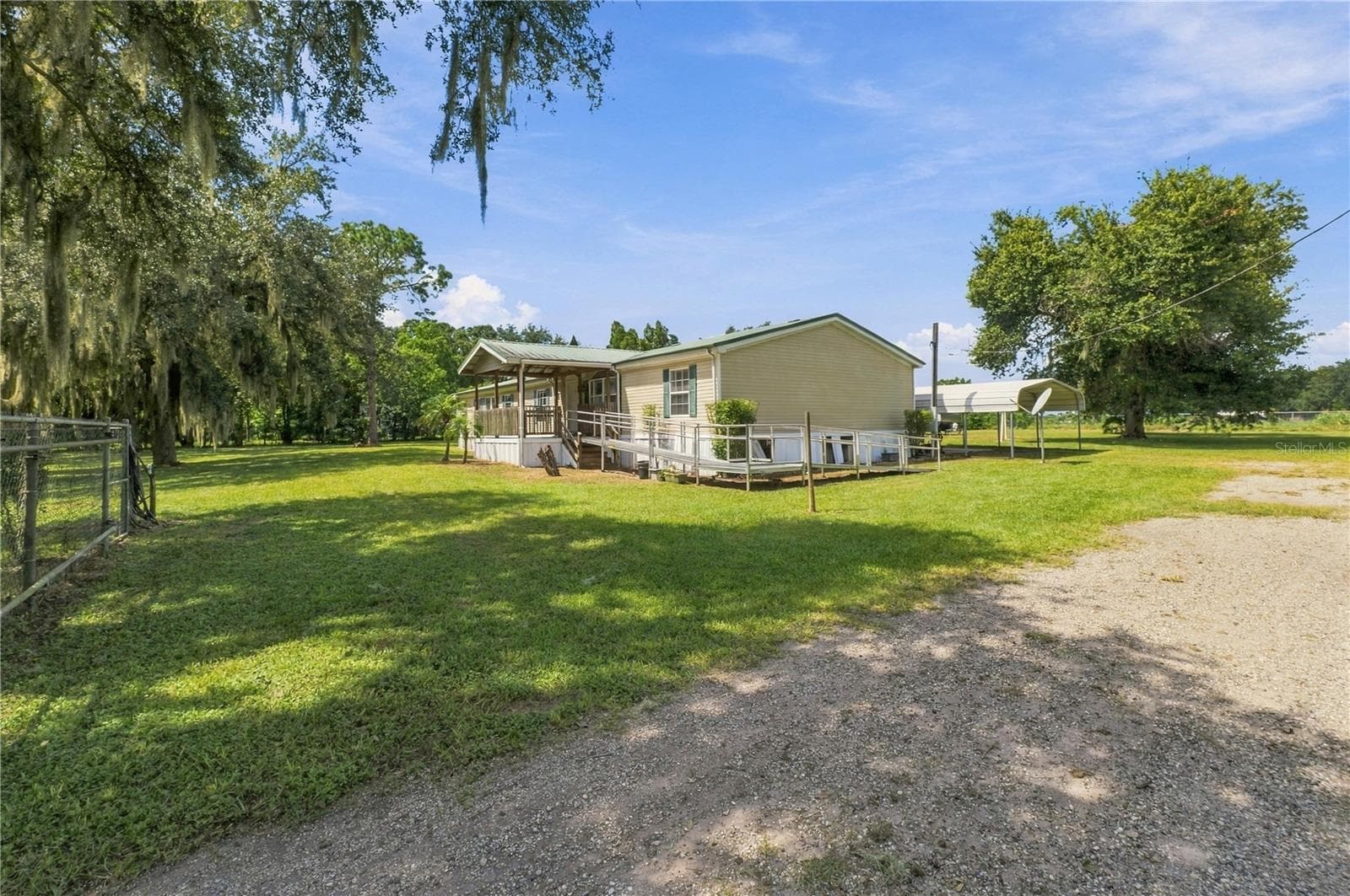 Manufactured Home at 8611 COUNTY LINE RD, LITHIA, photo 3 of 34