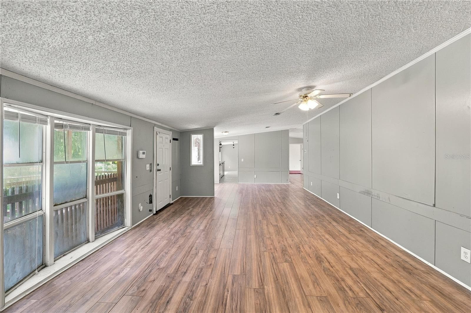 Manufactured Home at 8611 COUNTY LINE RD, LITHIA, photo 6 of 34