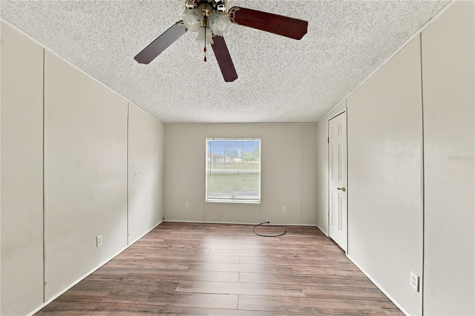 Manufactured Home at 8611 COUNTY LINE RD, LITHIA, photo 23 of 34