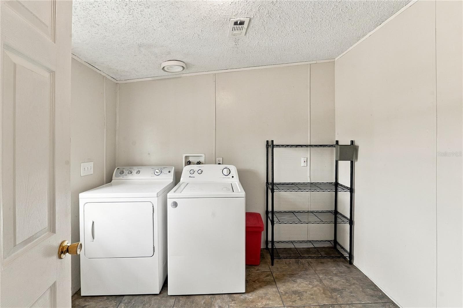 Manufactured Home at 8611 COUNTY LINE RD, LITHIA, photo 25 of 34