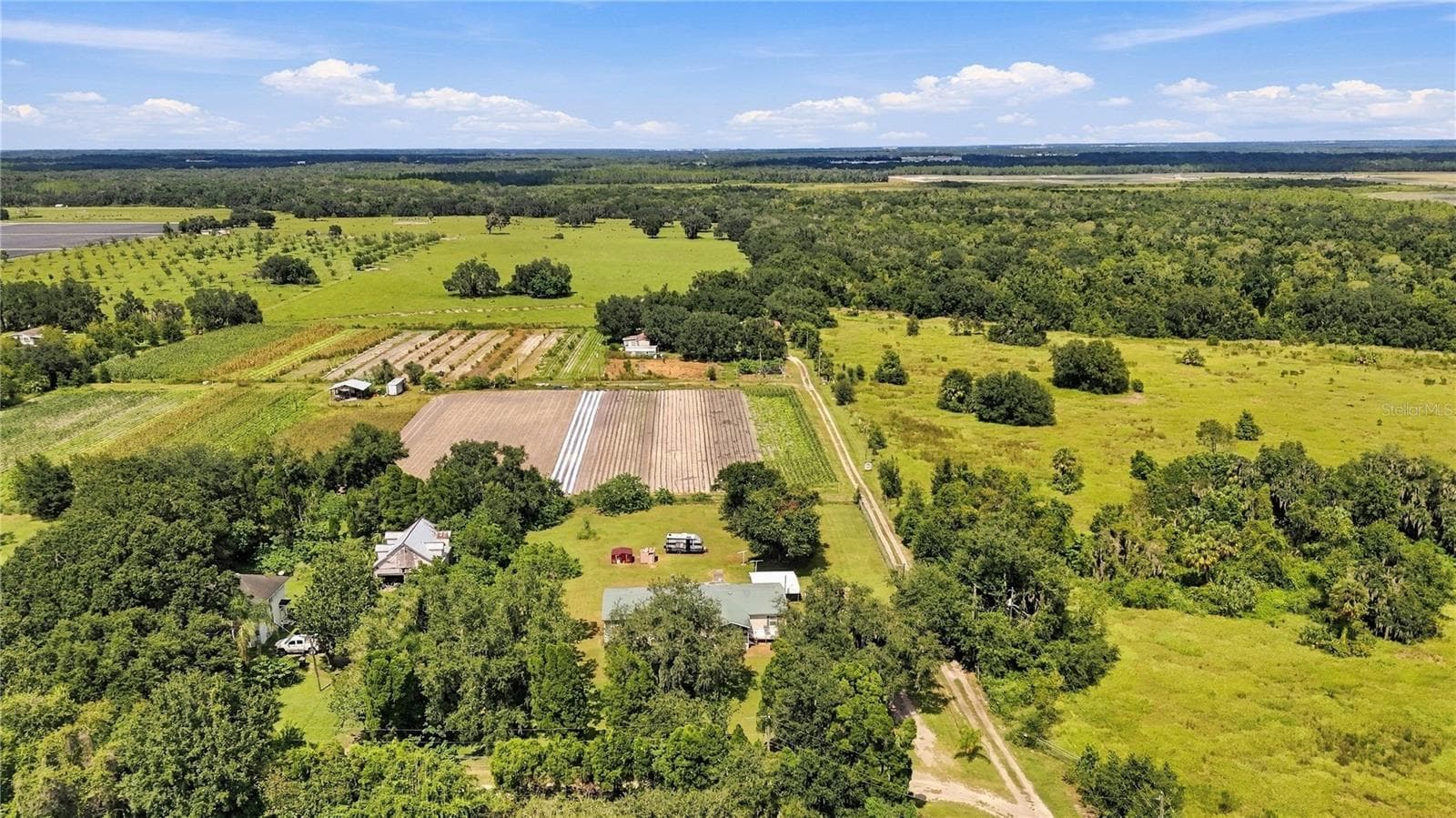 Manufactured Home at 8611 COUNTY LINE RD, LITHIA, photo 32 of 34