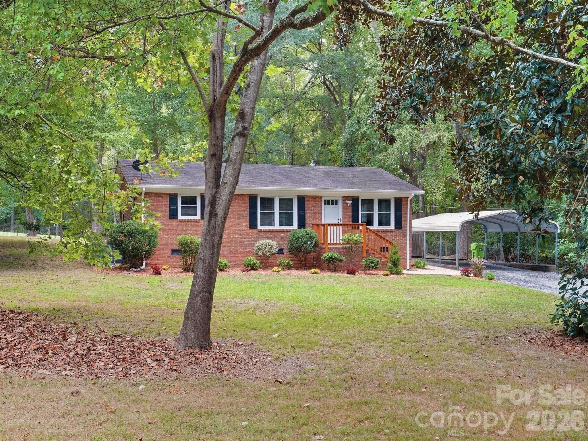 Single Family Residence at 8903 Richardson King Road, Waxhaw, photo 2 of 31