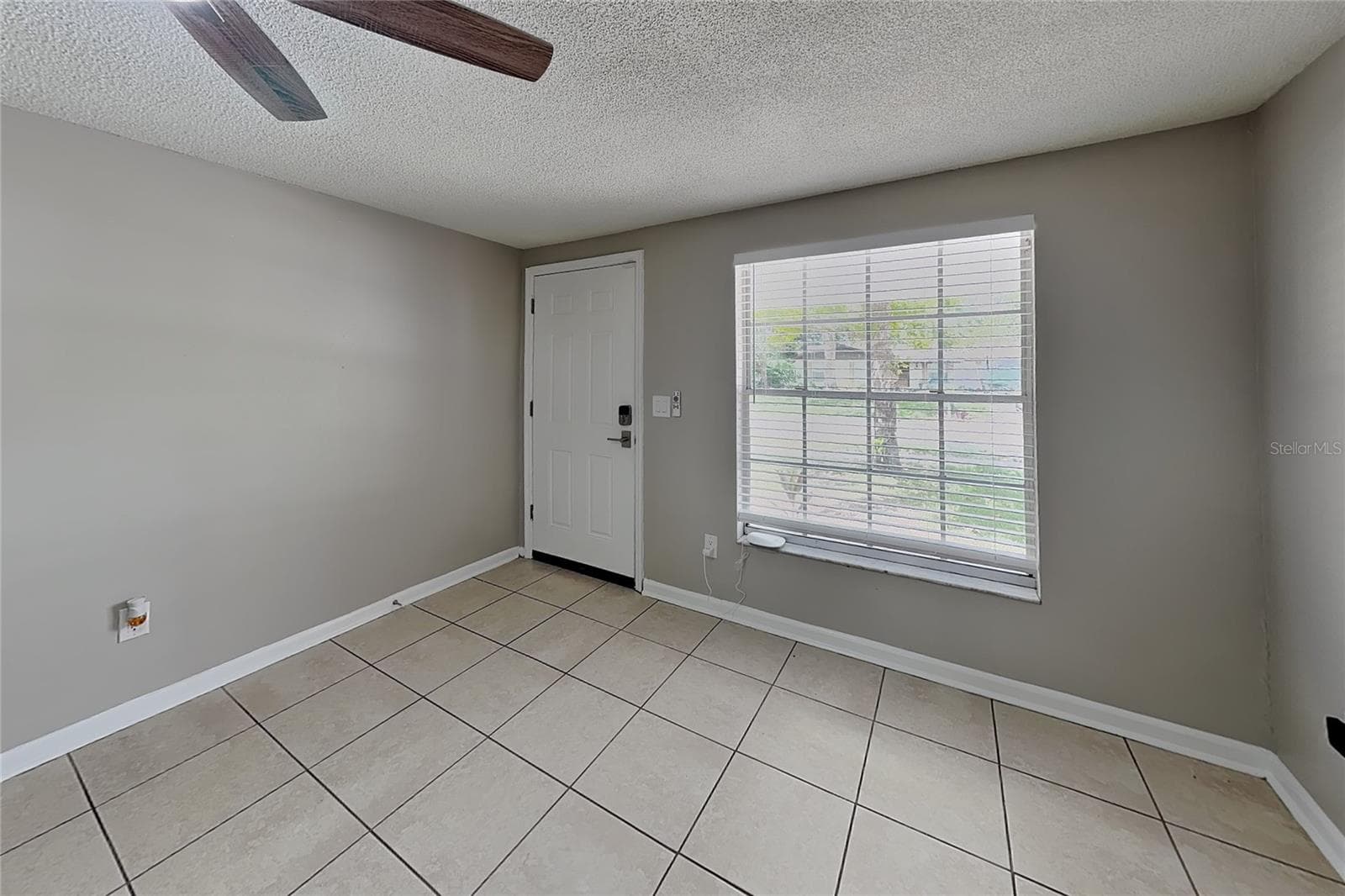 Single Family Residence at VALRICO, photo 3 of 16