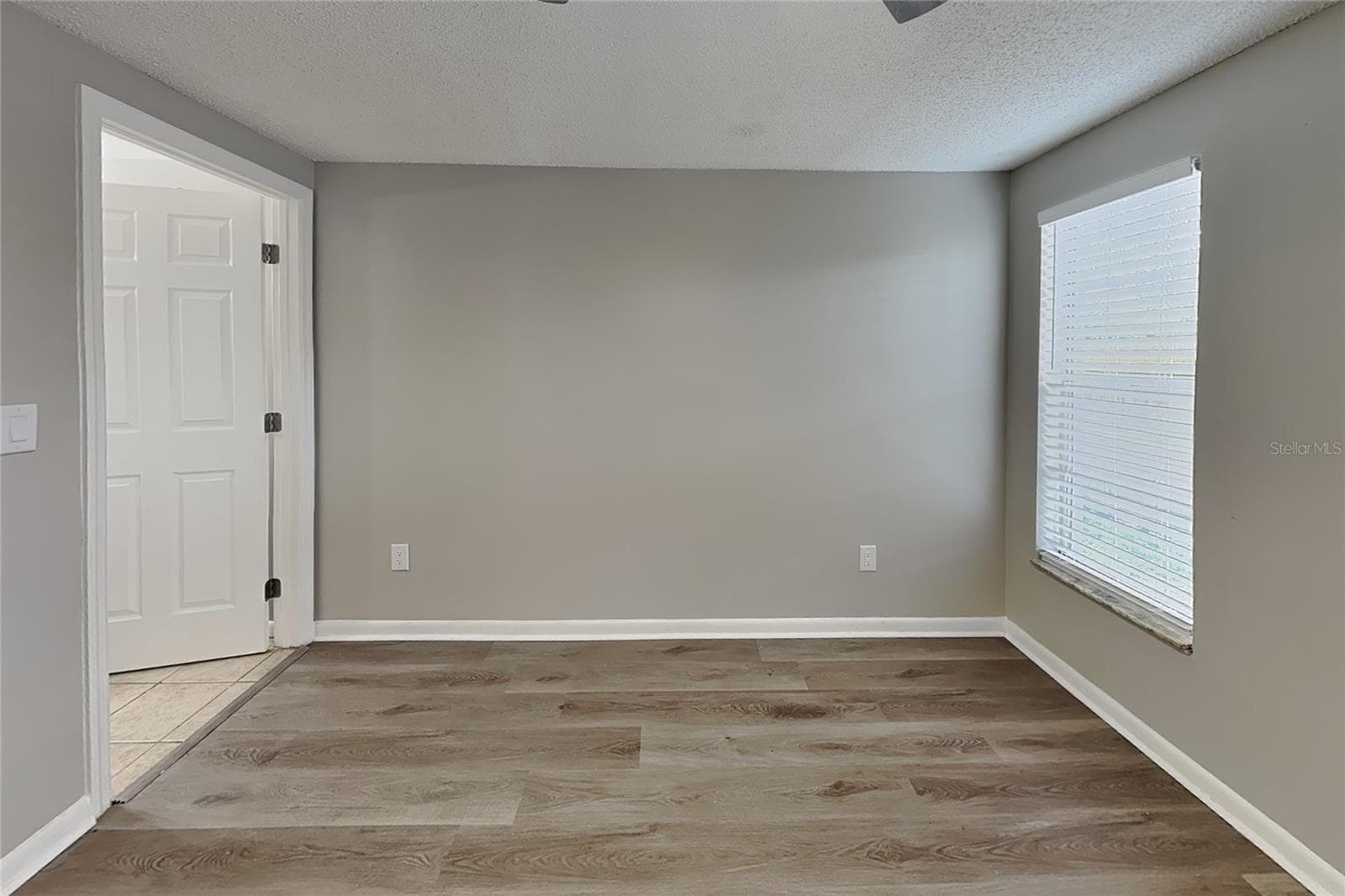Single Family Residence at VALRICO, photo 7 of 16