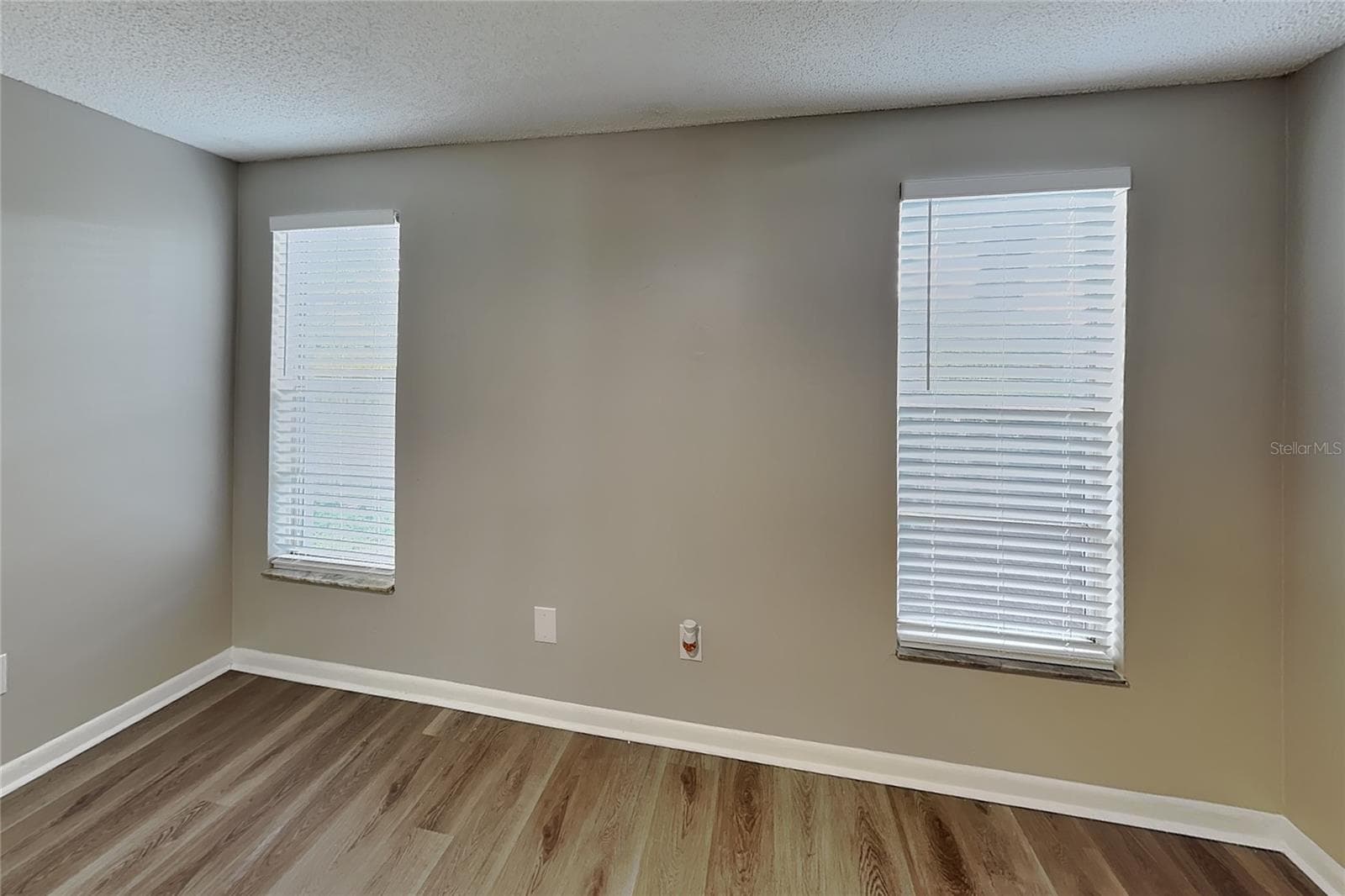 Single Family Residence at VALRICO, photo 8 of 16