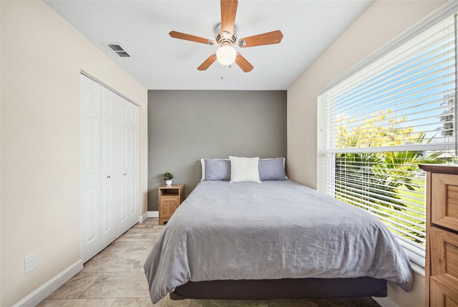 Single Family Residence at 6809 S SHERIDAN RD, TAMPA, photo 26 of 39