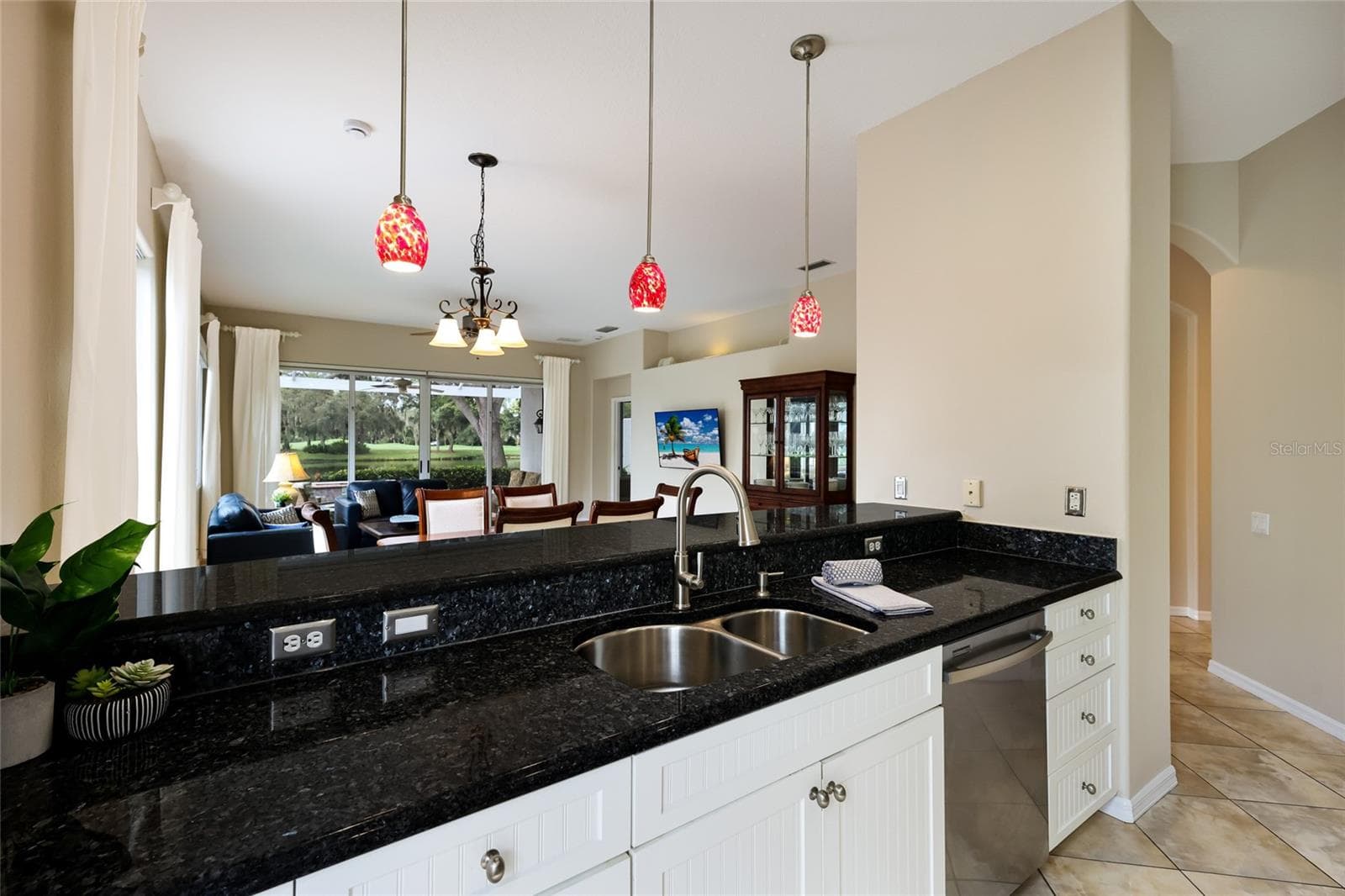 Open sight lines to the main living space - 8728 52ND DR E, BRADENTON