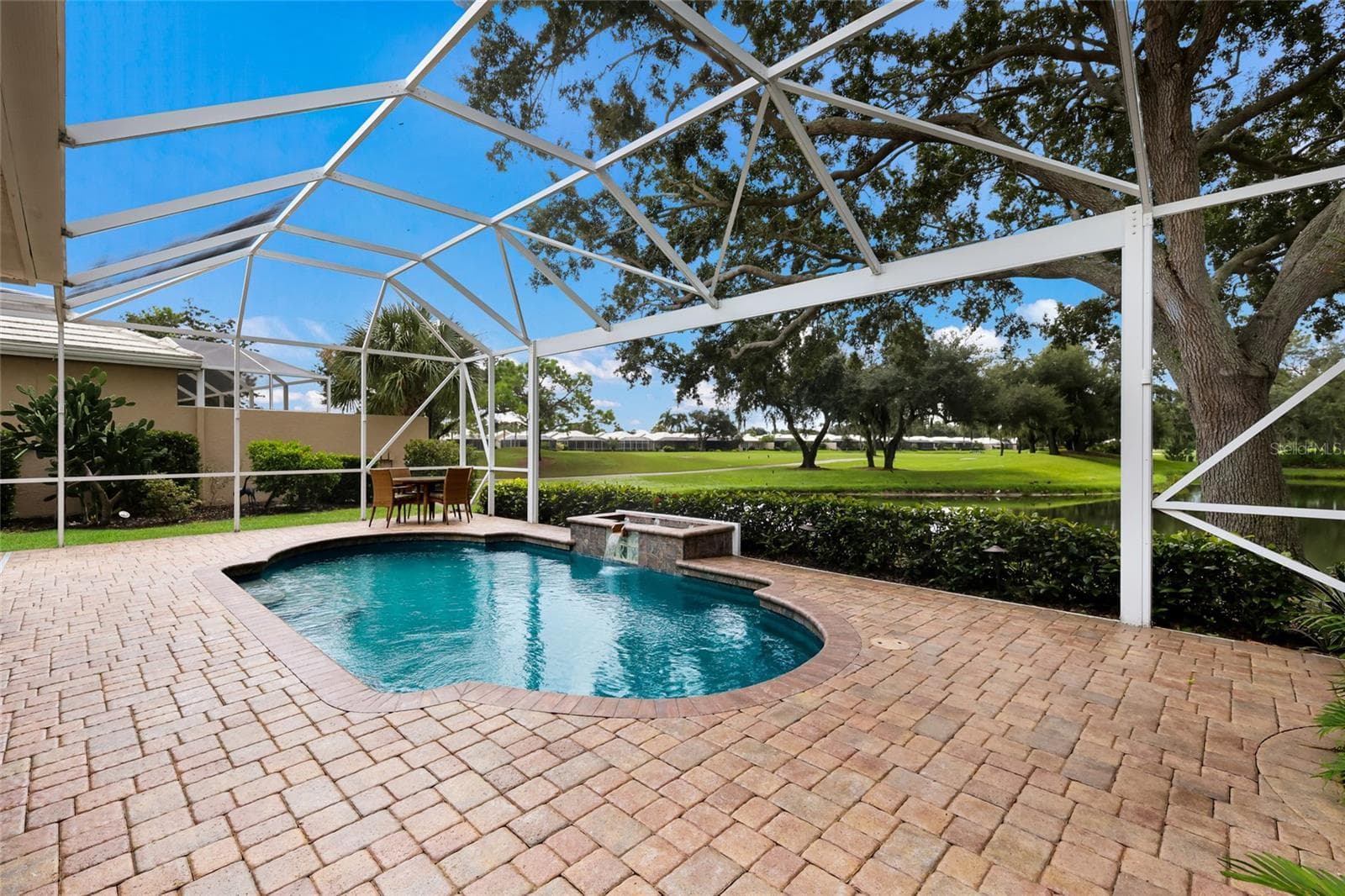Tons of space for outdoor entertaining - 8728 52ND DR E, BRADENTON