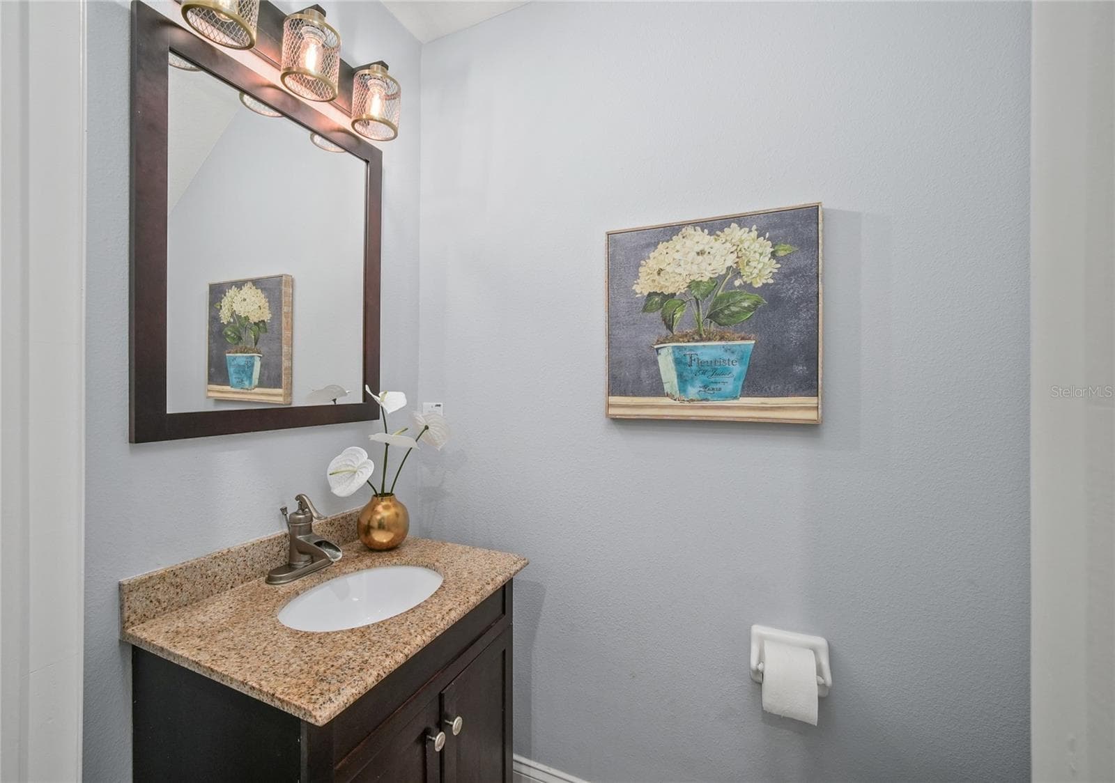 Convienent Half Bath on 1st Floor - 4625 LEGACY PARK DR, TAMPA