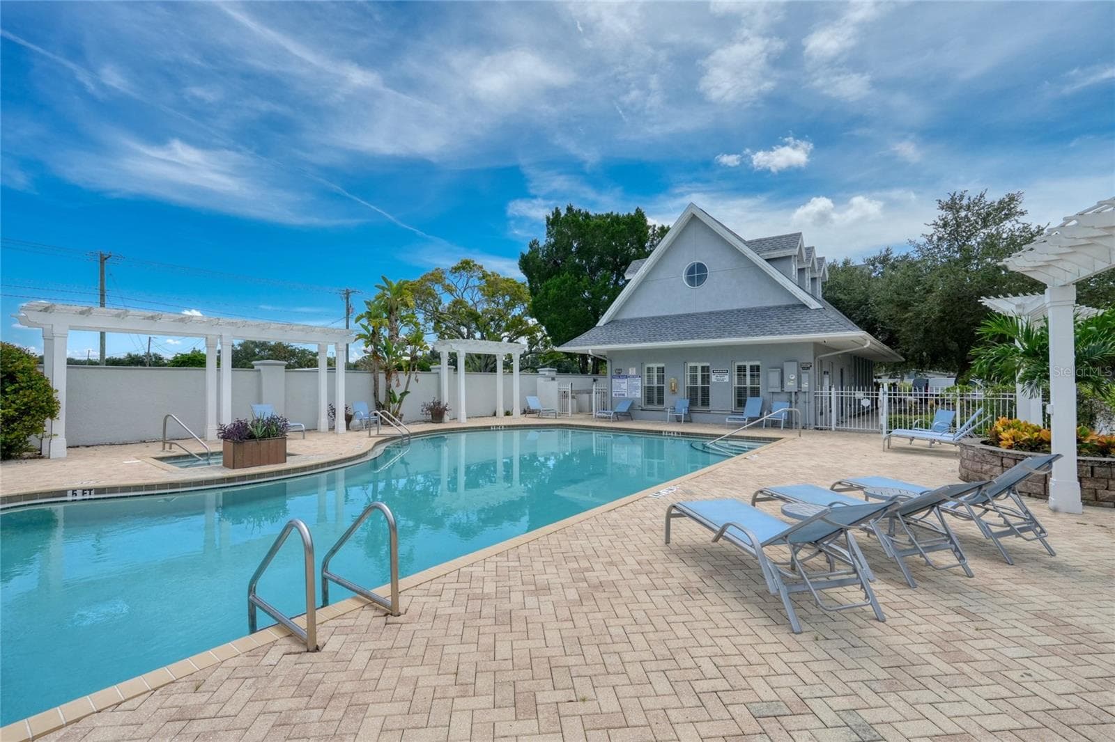 Pool, Heated Spa and Clubhouse - 4625 LEGACY PARK DR, TAMPA