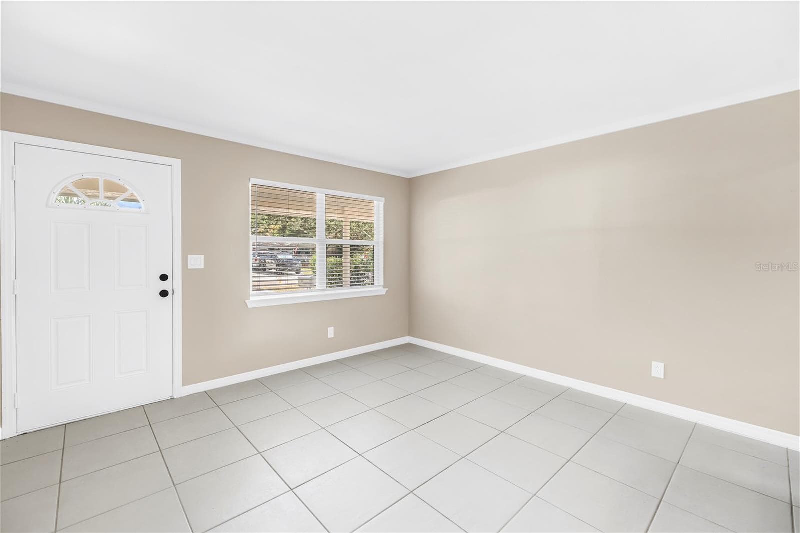 Single Family Residence at 8044 25TH AVE N, ST PETERSBURG, photo 5 of 33