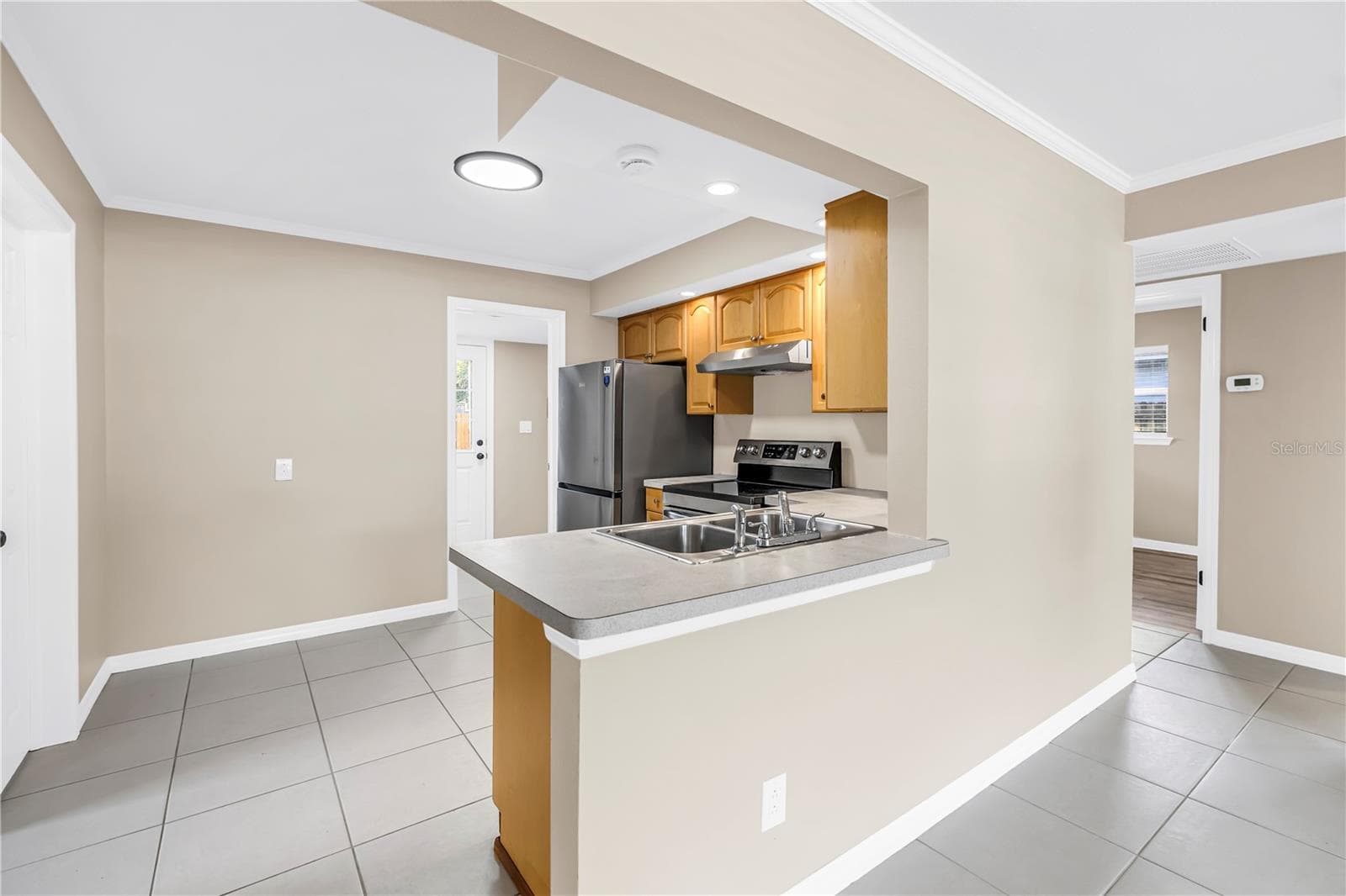 Single Family Residence at 8044 25TH AVE N, ST PETERSBURG, photo 6 of 33