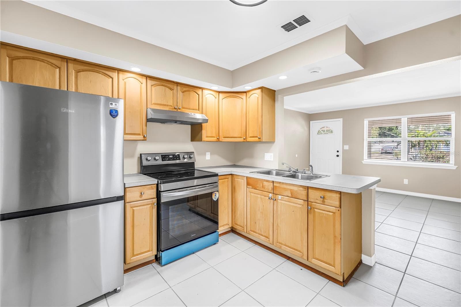 Single Family Residence at 8044 25TH AVE N, ST PETERSBURG, photo 10 of 33
