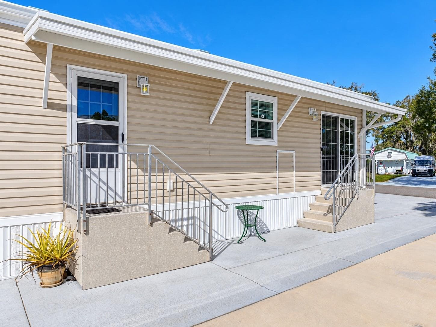 Manufactured Home at 5049 SHORE LINE DR, POLK CITY, photo 5 of 32