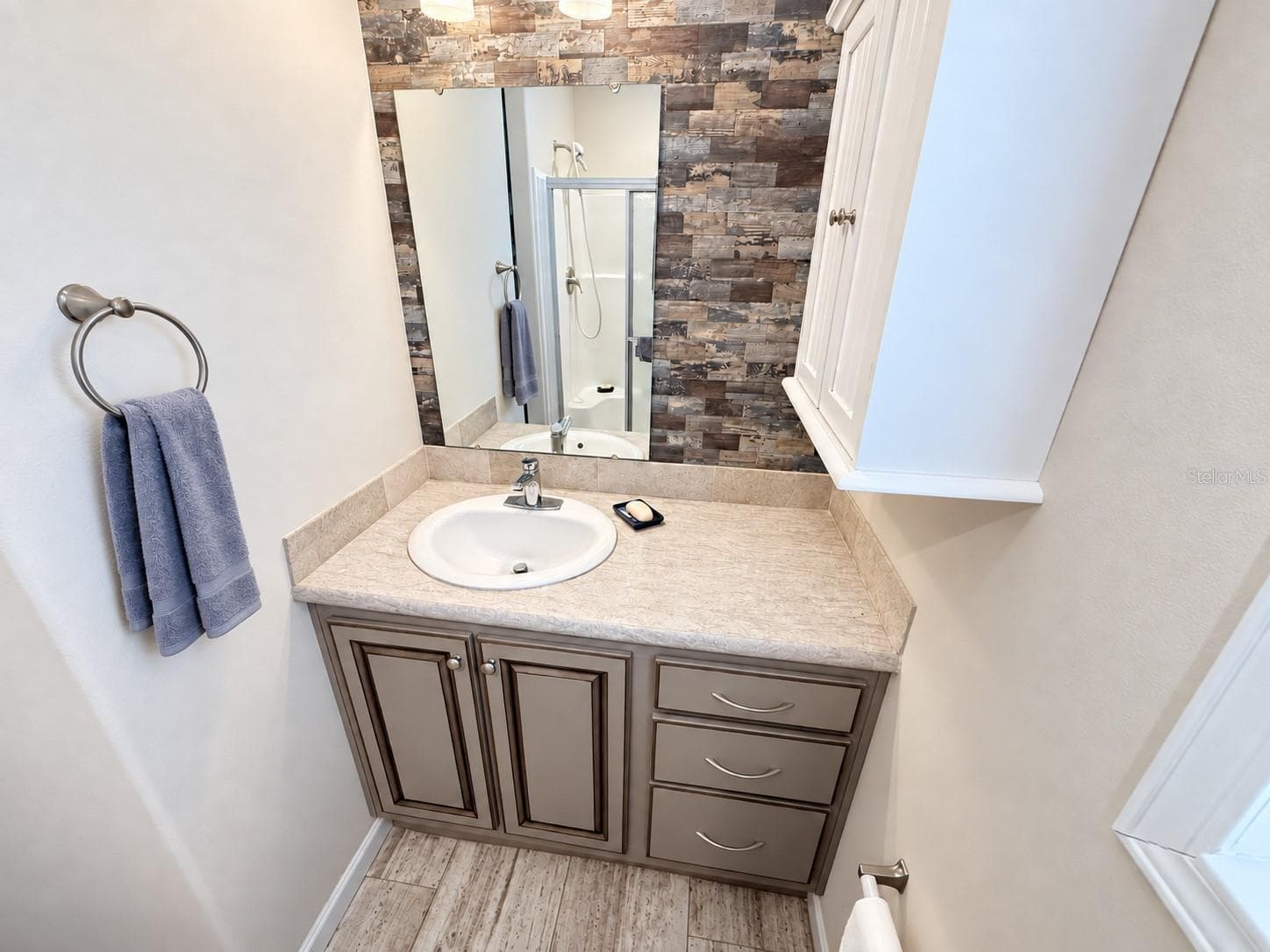 Manufactured Home at 5049 SHORE LINE DR, POLK CITY, photo 16 of 32