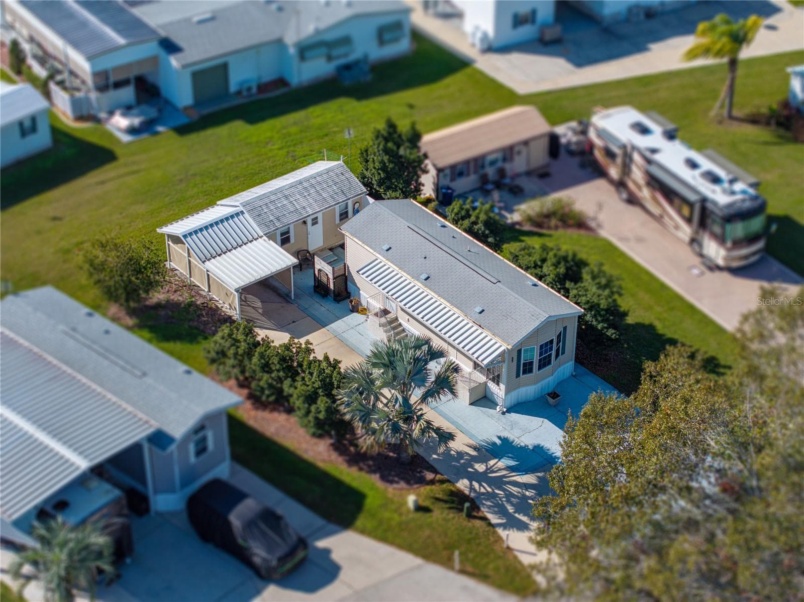 Manufactured Home at 5049 SHORE LINE DR, POLK CITY, photo 24 of 32